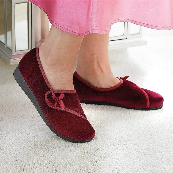 Ladies Touch Fasten Slippers Wine UK Size 6