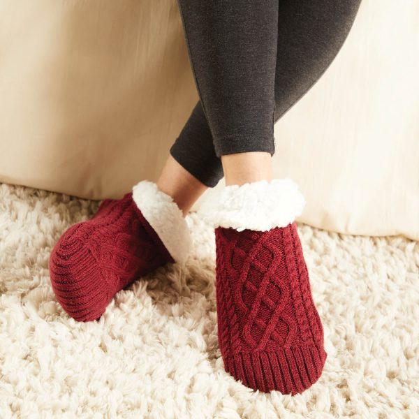 S-M Burgundy Cable Knit Indoor Slipper