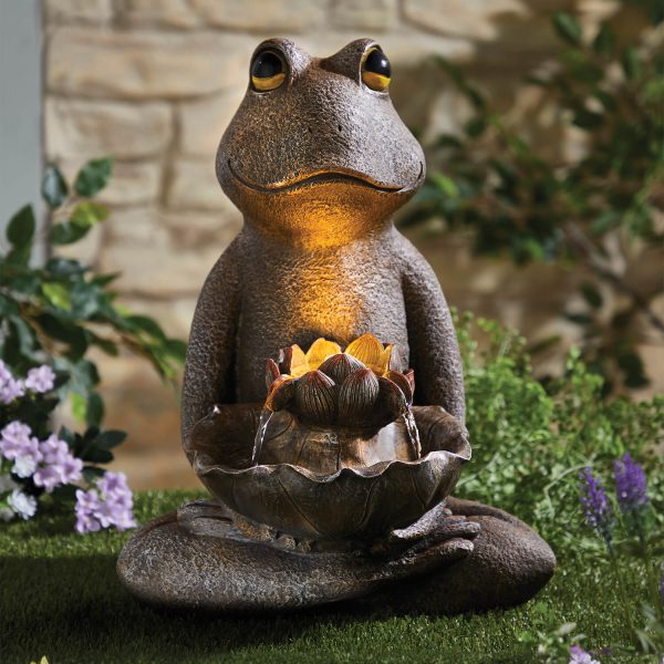 Solar Frog Water Feature H48 xW36 xD28cm, 4 Warm White LEDs, Made From Weather Resistant Polyresin