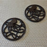 Cast Iron Round Octopus Themed Table Trivet (Pack of 2)