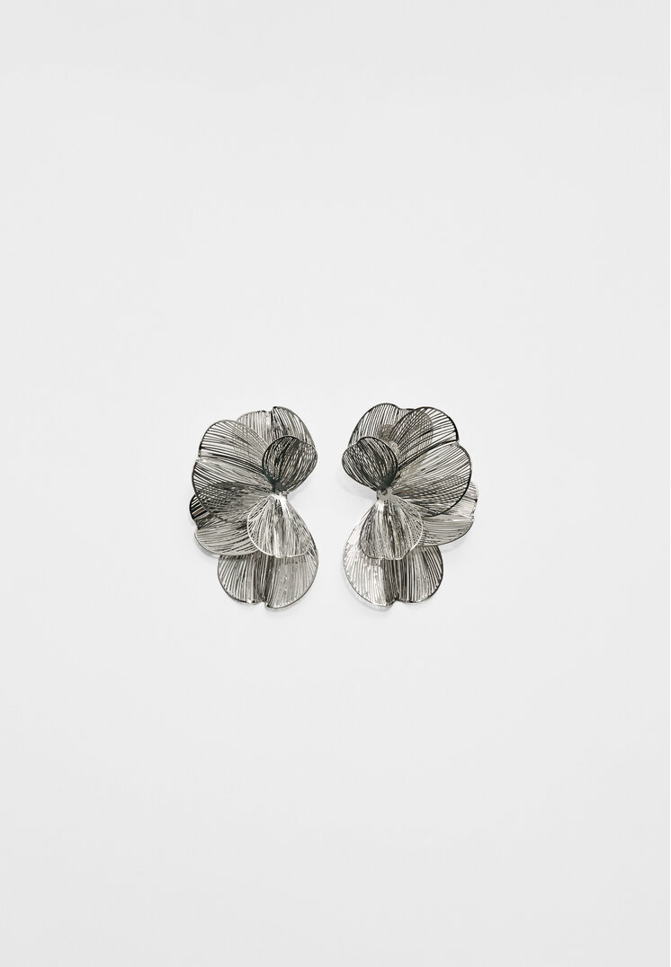 Stradivarius Textured flower fan earrings  Grey OS