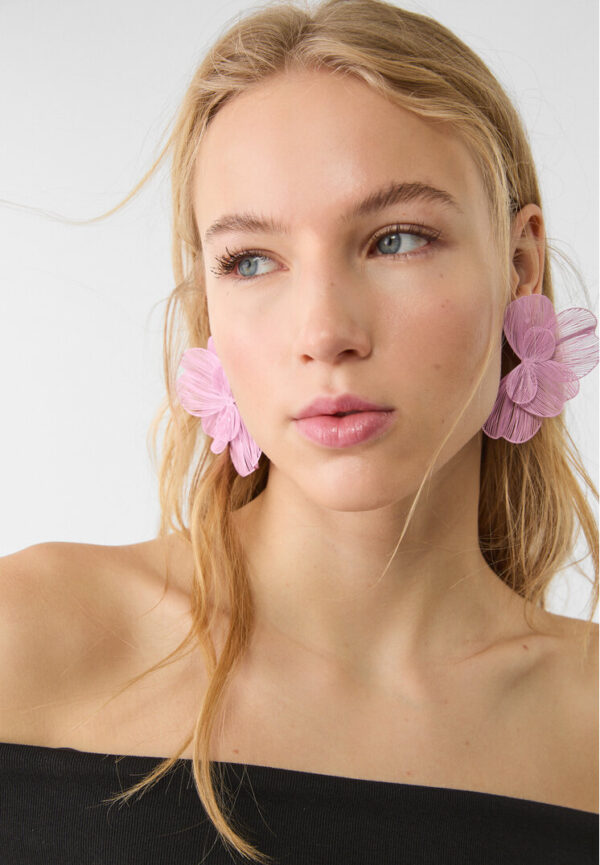 Stradivarius Maxi flower fan earrings  Pink OS - Image 3