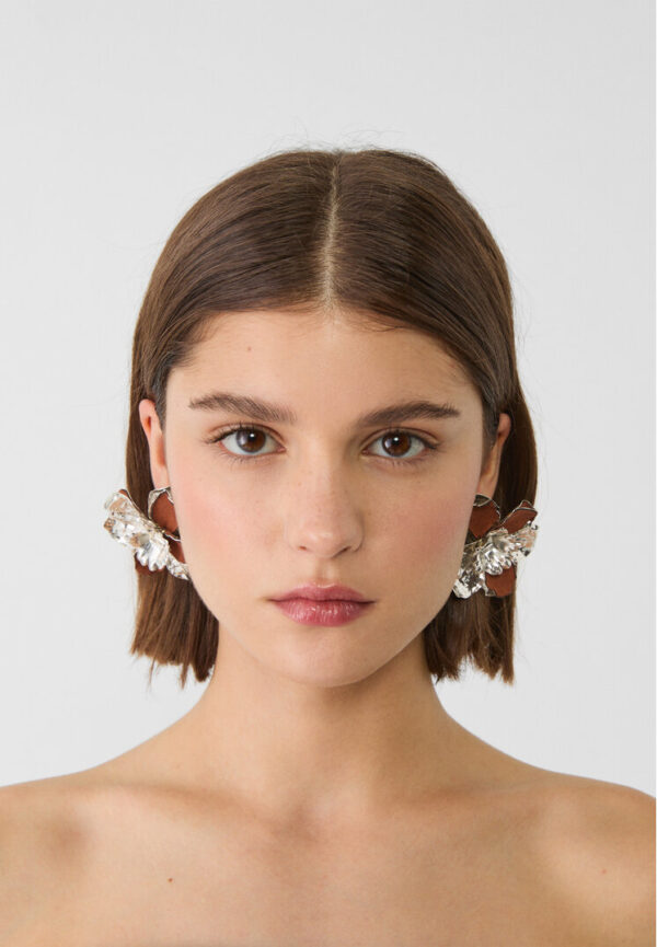 Stradivarius Contrast flower earrings  Grey OS - Image 3