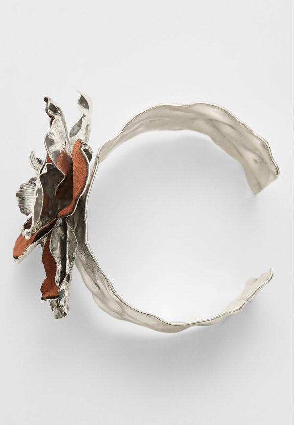 Stradivarius Maxi arm cuff with contrast flower  Grey OS - Image 2