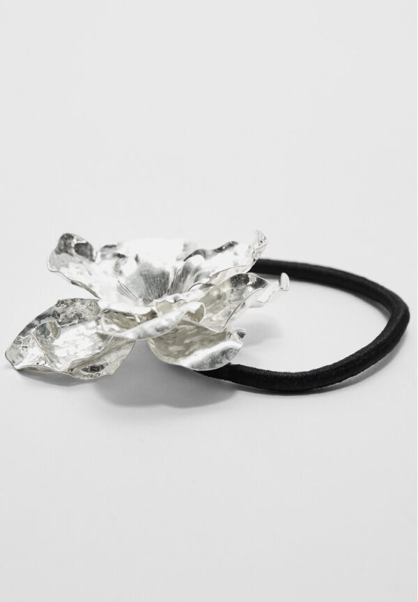 Stradivarius Textured maxi flower scrunchie  Grey OS - Image 2