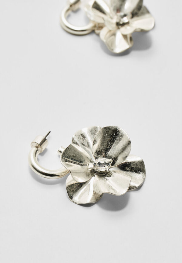 Stradivarius Flower earrings  Grey OS - Image 2