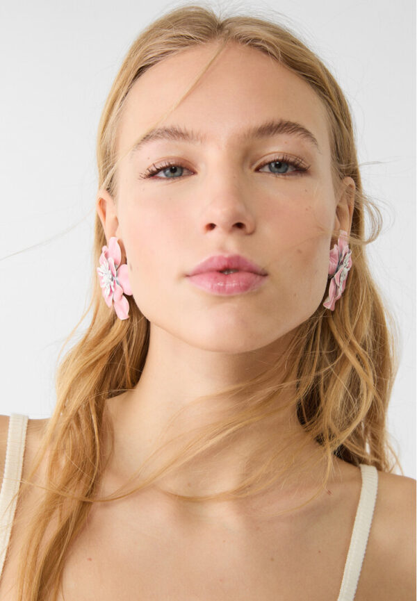 Stradivarius Enamelled flower earrings  Pink OS - Image 3