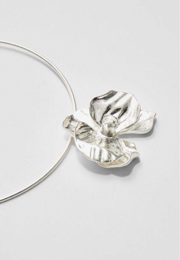 Stradivarius Rigid flower necklace  Grey OS - Image 2