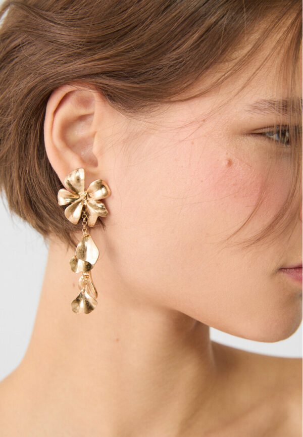 Stradivarius Maxi flower earrings  Gold OS - Image 3