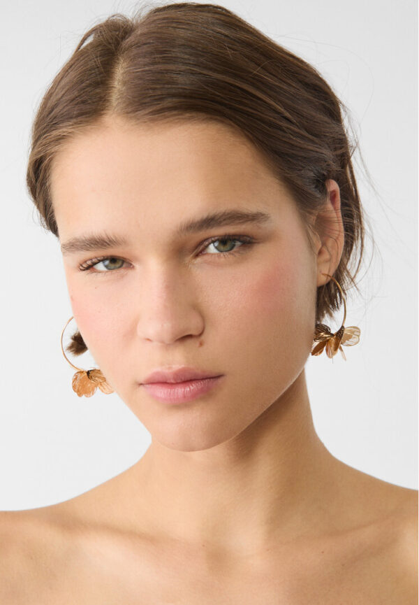 Stradivarius Flower hoop earrings  Gold OS - Image 3