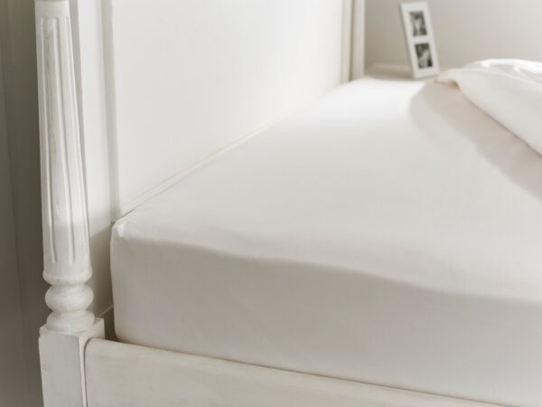 The Lyndon Company 1000 TC King Fitted Sheet