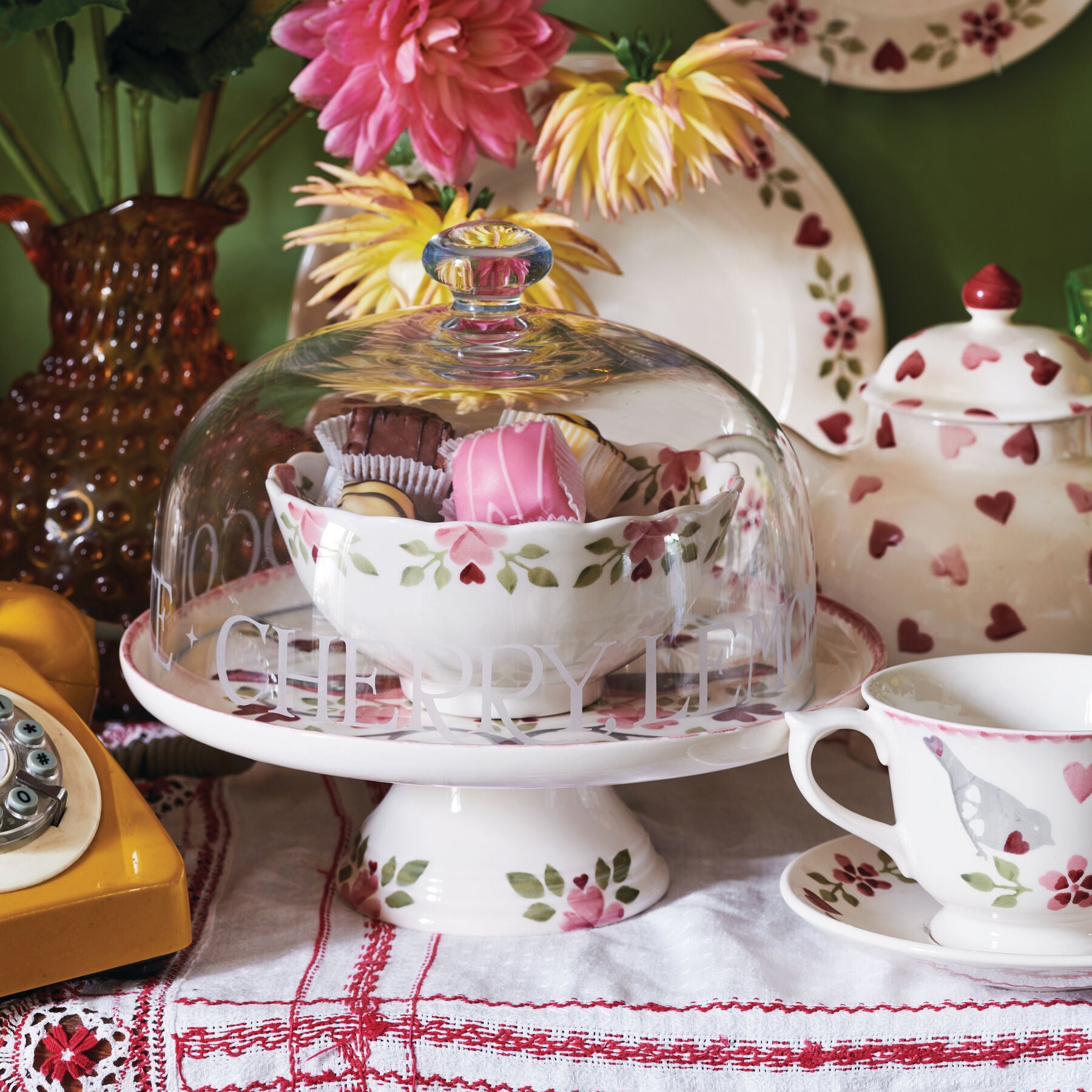 Emma Bridgewater | Seconds Pink Hearts 4 Mug Teapot - Unique Handmade & Handpainted English Earthenware Vintage Style Teapots - Image 2