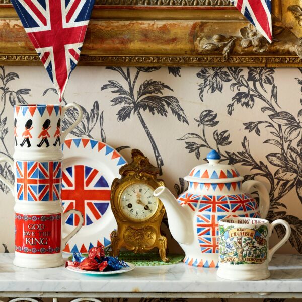 Seconds Union Jack Truly Great 8 1/2 Inch Plate - Unique Handmade & Handpainted English Earthenware British-Made Pottery Plates  | Emma Bridgewater - Image 3