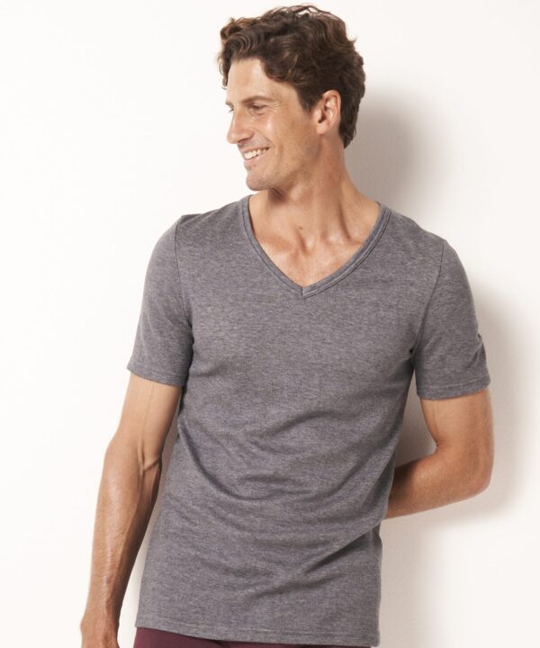 Thermal Medium Warmth V-Neck T-shirt