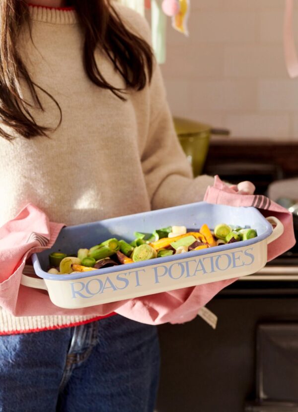 Easter Toast 40cm Enamel Roasting Tray  | Emma Bridgewater - Image 8