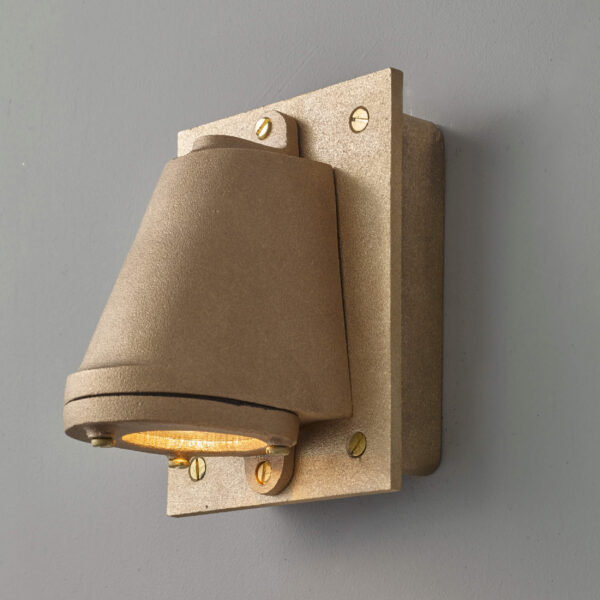 Davey Lighting Mast Light with cast transformer box, Sandblasted Bronze