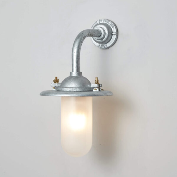 Davey Lighting Exterior Bracket Light, Ref, R/Angle, Round, Galvanised, Frosted