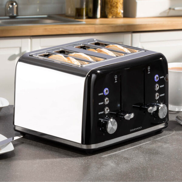 Daewoo Kensington 4 Slice Toaster Black