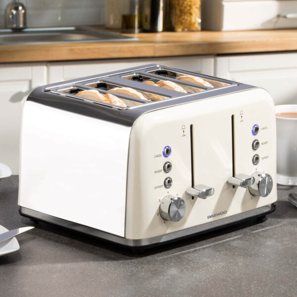 Daewoo Kensington 4 Slice Toaster Cream