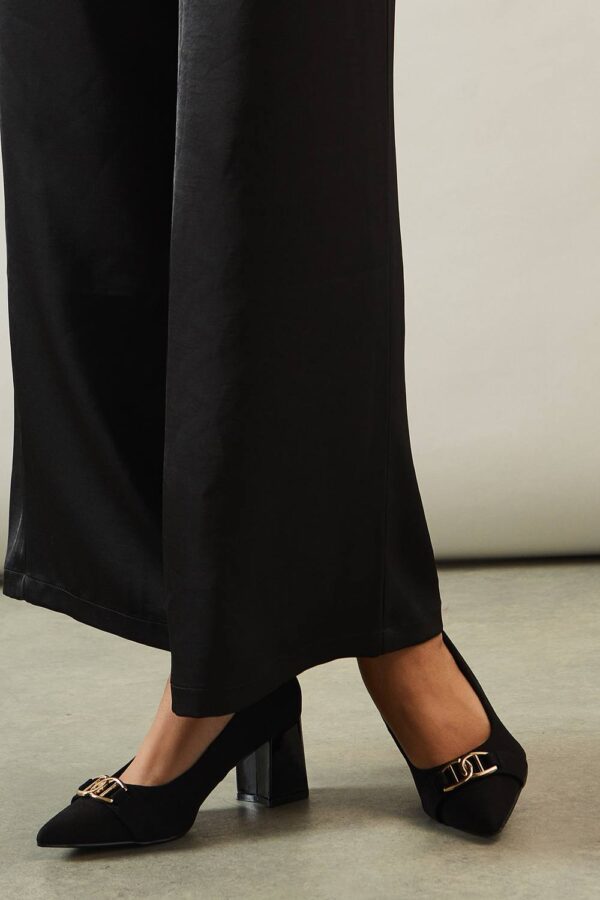 Womens Wide Fit Darcy Pointed Trim Detail Block Heel Courts