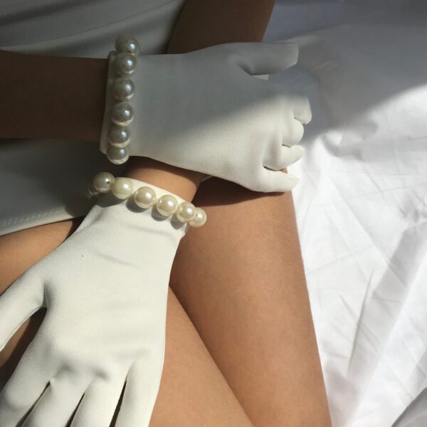 Audrey Pearly Gloves