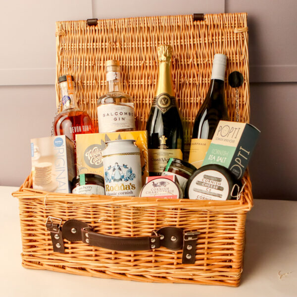 Lifton Hamper - Wicker Hamper