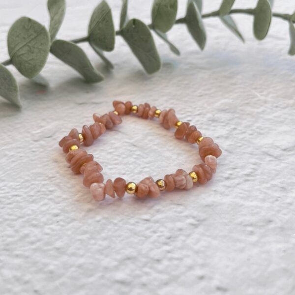 Peach Moonstone Bracelet | Bracelet length: 18.5cm | Metal: Gold Vermeil