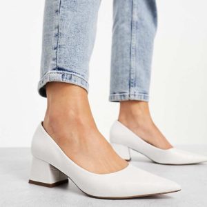 ASOS DESIGN Womens Wide Fit Saint block mid heeled shoes in off white croc - Size UK 2