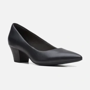 Women's Clarks Teresa Step in Black leather - Size: 3/D