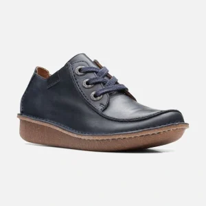 Women's Clarks Funny Dream Navy Leather - Size: 6/D