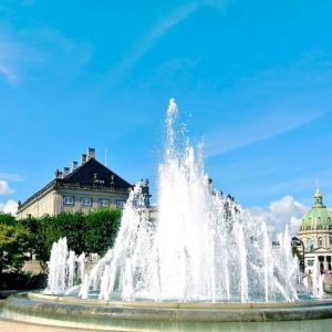 The Little Mermaid's Story: A Copenhagen Waterfront Game