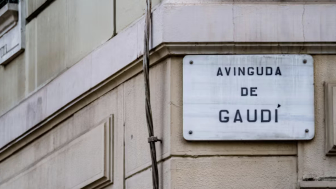 Gaudi's Barcelona: The Artist's Masterpieces