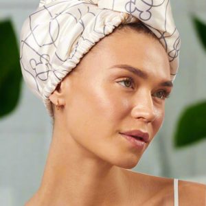 Kitsch & Mickey and Minnie Satin-Wrapped Hair Towel - Mickey Maze Colour: Cream