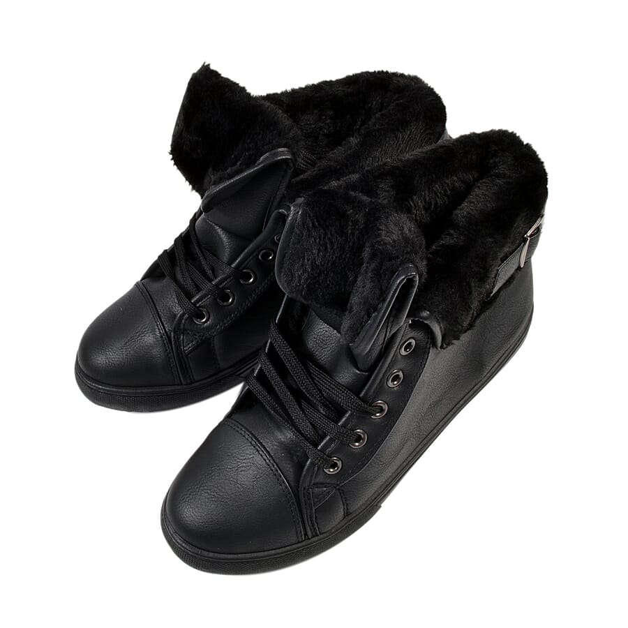 Womens Flat Faux Fur Lined Grip Sole Winter Ankle Boots